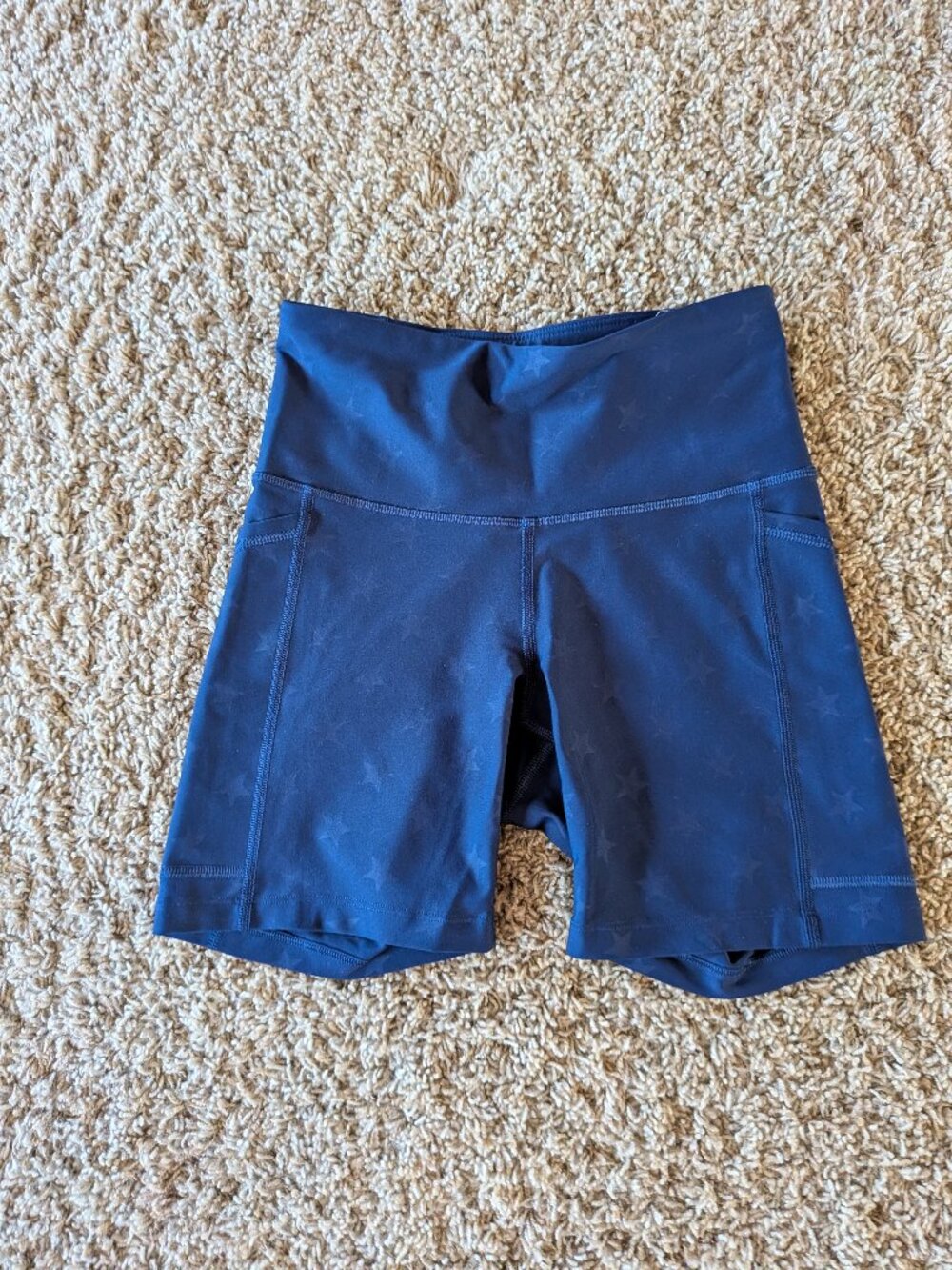 Old Navy Active compression shorts